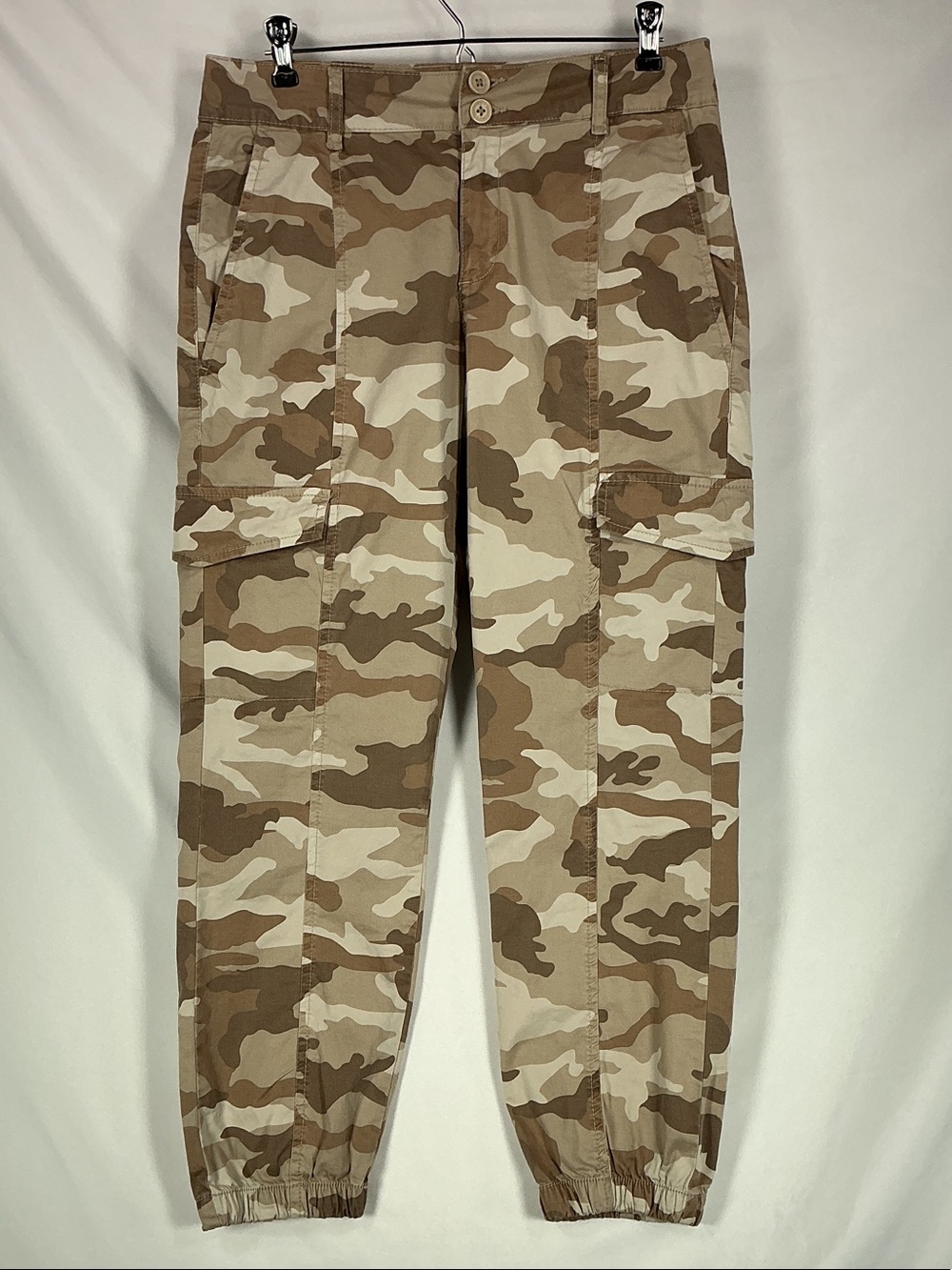 Sanctuary Crosstown Camo Cargo Joggers Tan Beige Pants 28 Twill Utility Shapers